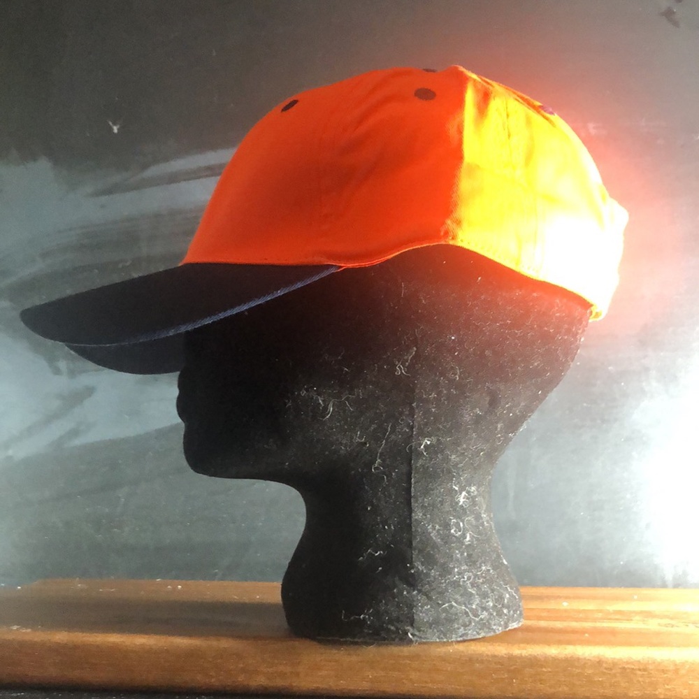 Ladies adjustable cap 🧢 - Picture 2 of 3